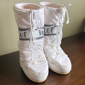 Icon Water Repellent Moon Boot